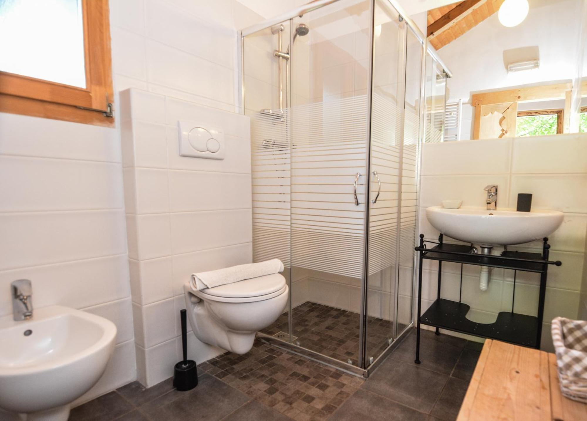 Agritur Airone Bed & Camping Levico Terme